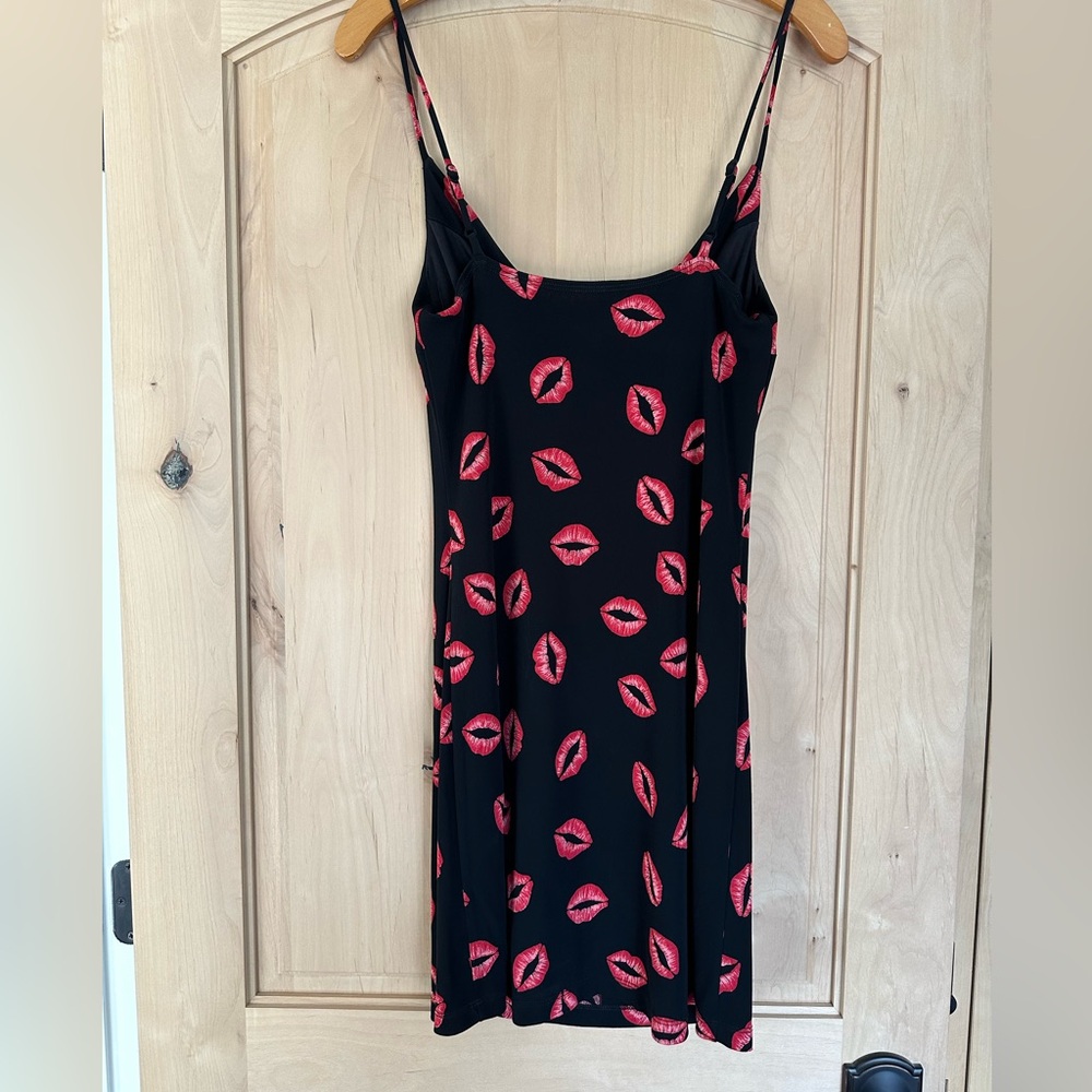 Bebe Kiss Print Black Slip Dress with spaghetti straps - Vintage Y2K - Picture 2 of 5